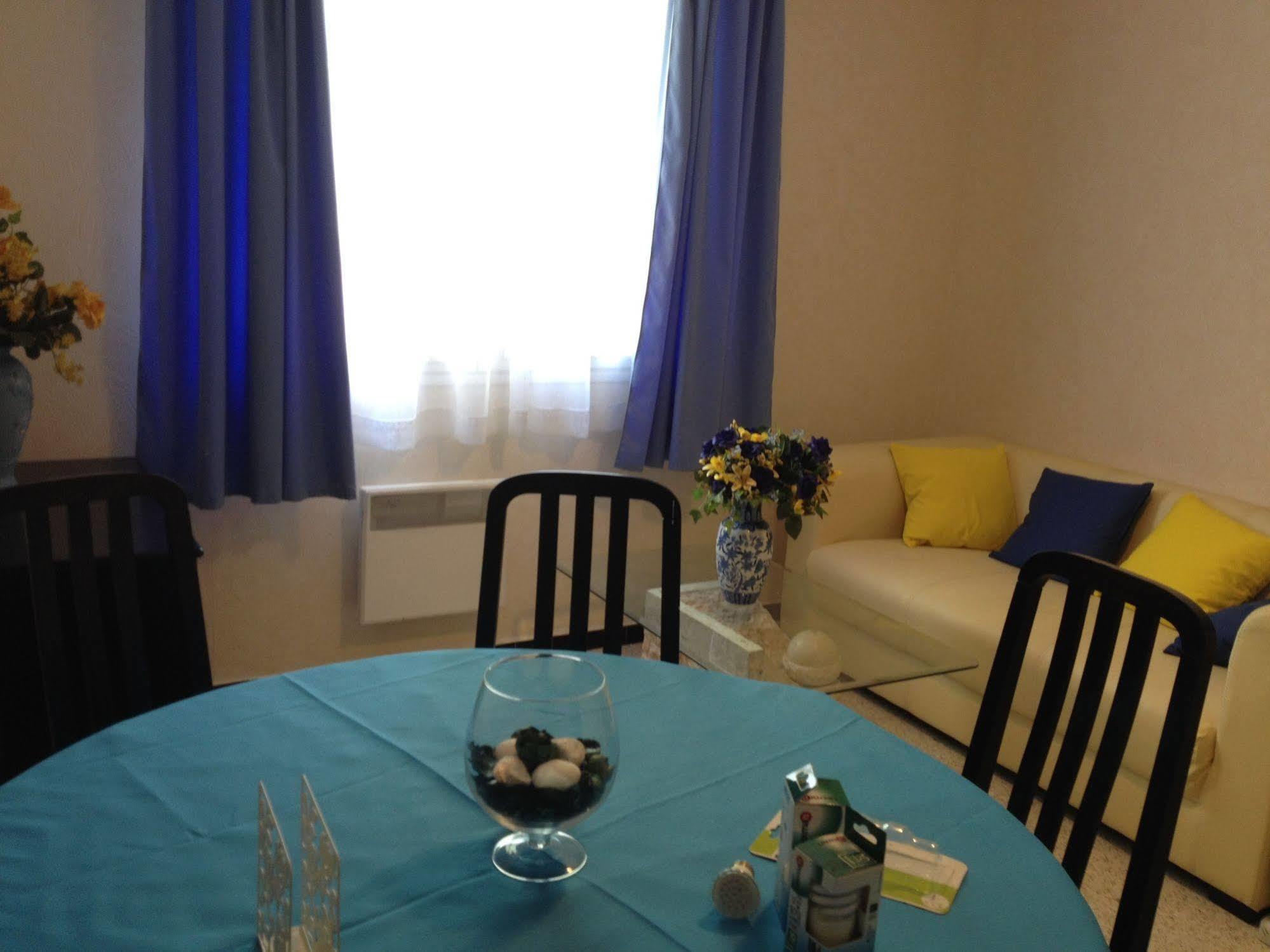 Appartement La Plage En Provence Le Pradet Kültér fotó