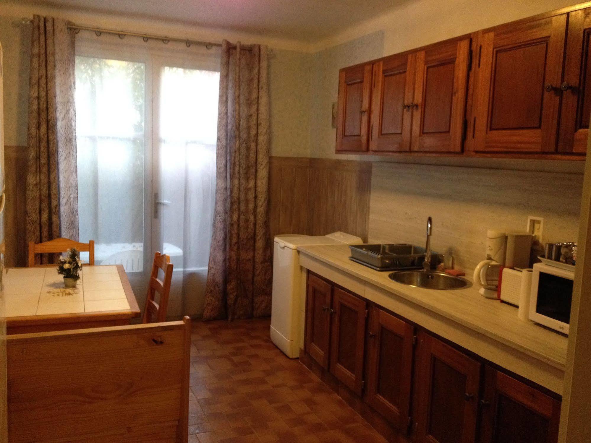 Appartement La Plage En Provence Le Pradet Kültér fotó